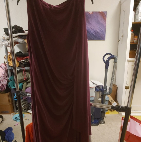 Formal gown/Christmas party dress - Picture 2 of 2